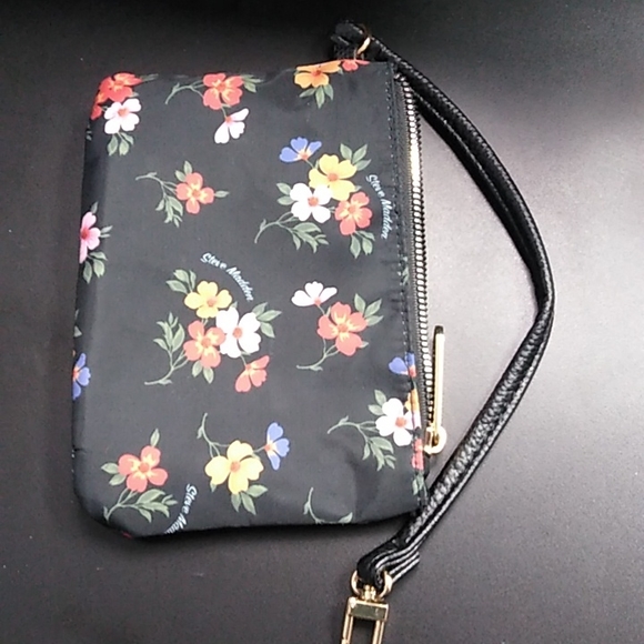 Steve Madden Floral Wristlet - Picture 5 of 5